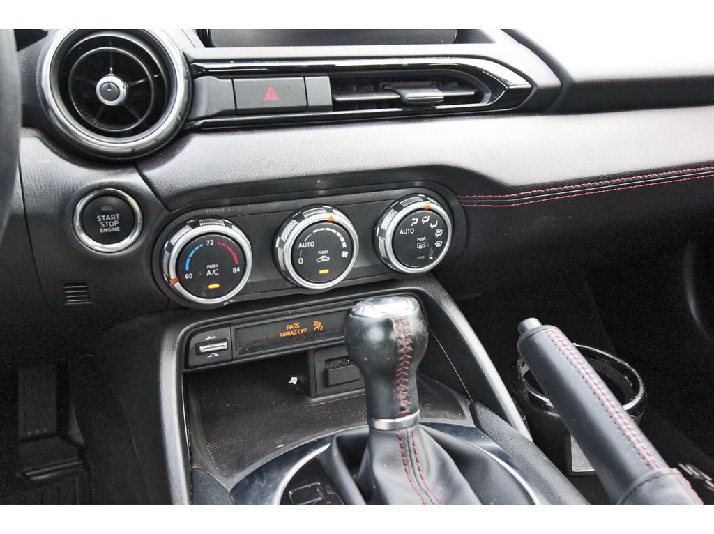 Used 2019 MAZDA MX-5 Miata RF Grand Touring RWD image 29