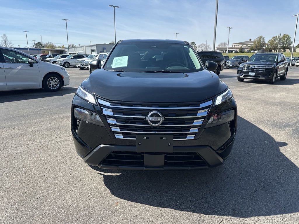 Used 2025 Nissan Rogue S image 8