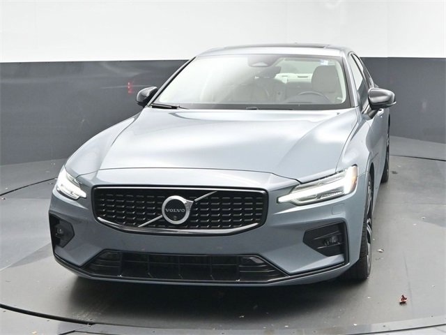 Used 2024 Volvo S60 B5 Ultimate image 3