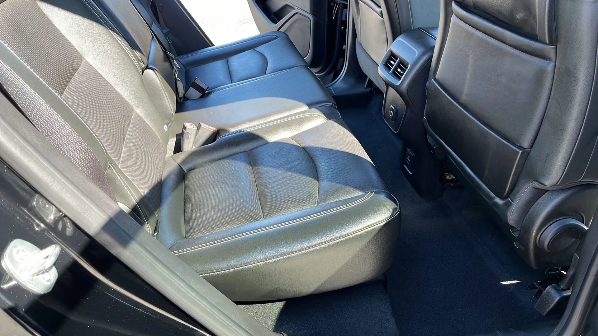 Used 2022 GMC Terrain SLT w/ Tech Package image 19