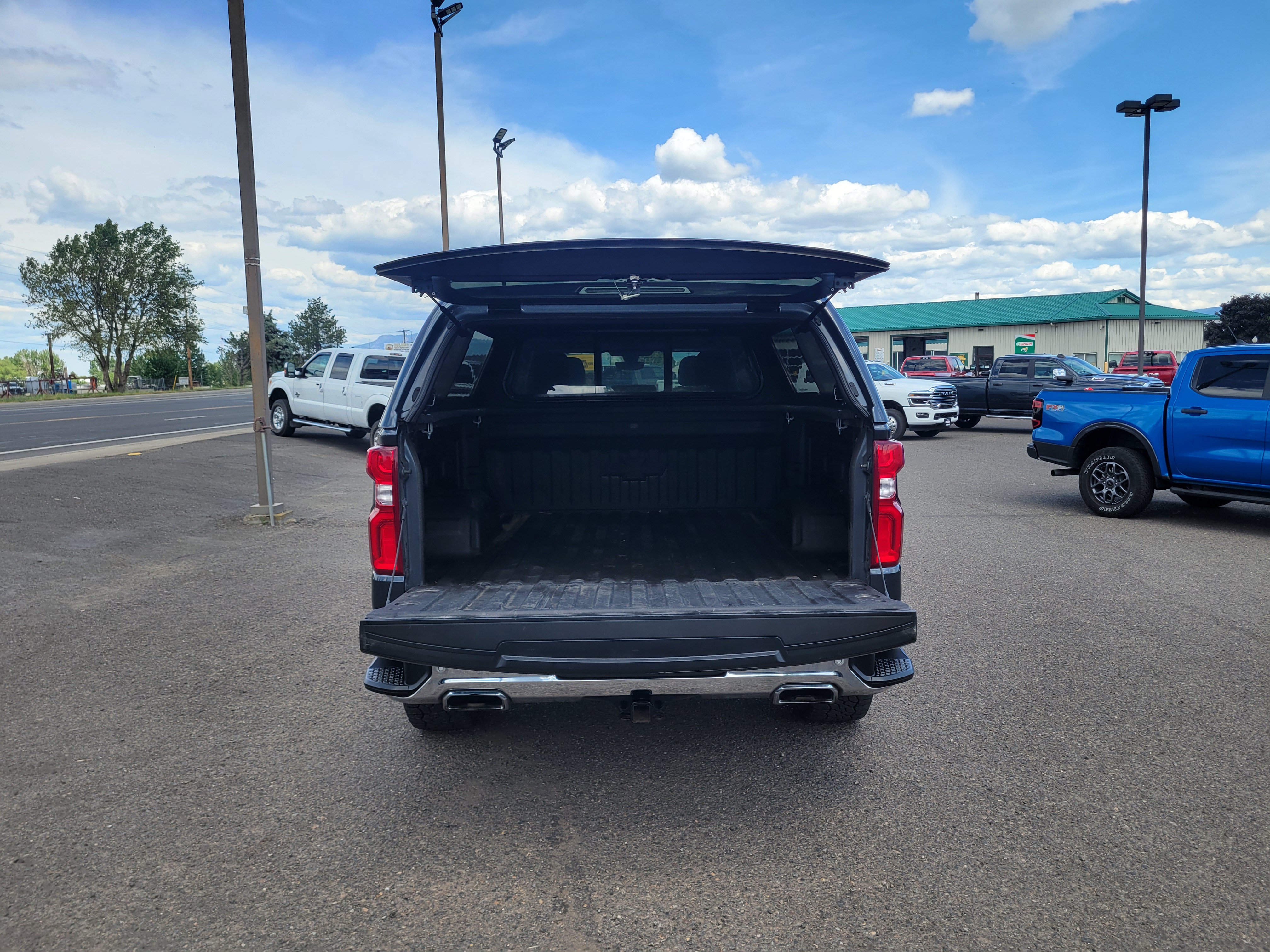 Used 2021 Chevrolet Silverado 1500 LTZ w/ LTZ Premium Package AWD/4WD image 11