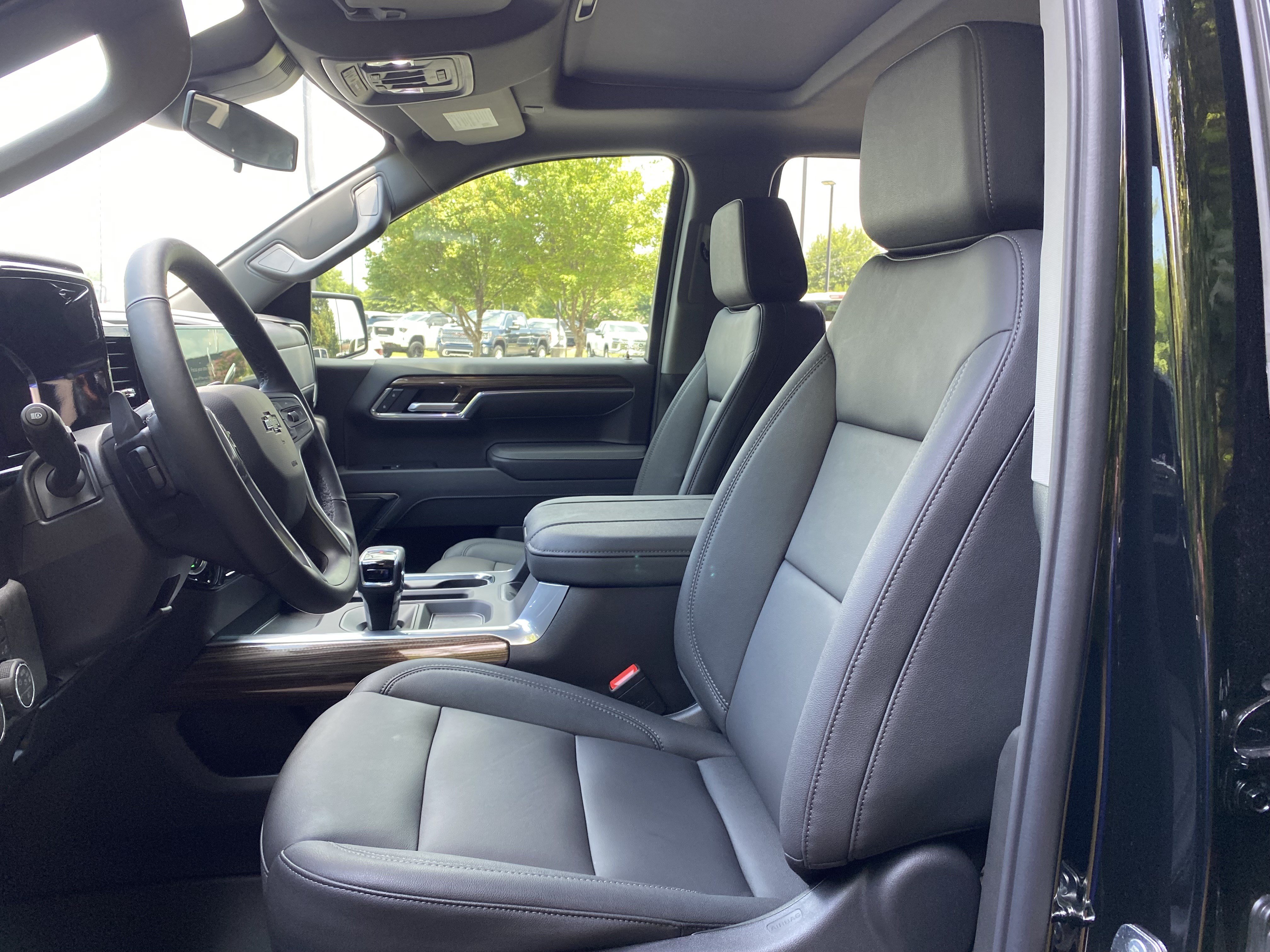 New 2026 Chevrolet Silverado 1500 LT Trail Boss w/ Convenience Package II AWD/4WD image 16