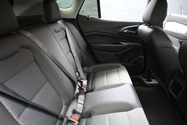 Used 2025 Chevrolet Trax LT FWD image 29