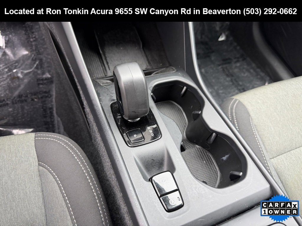 Used 2024 Volvo XC40 B5 Core image 24