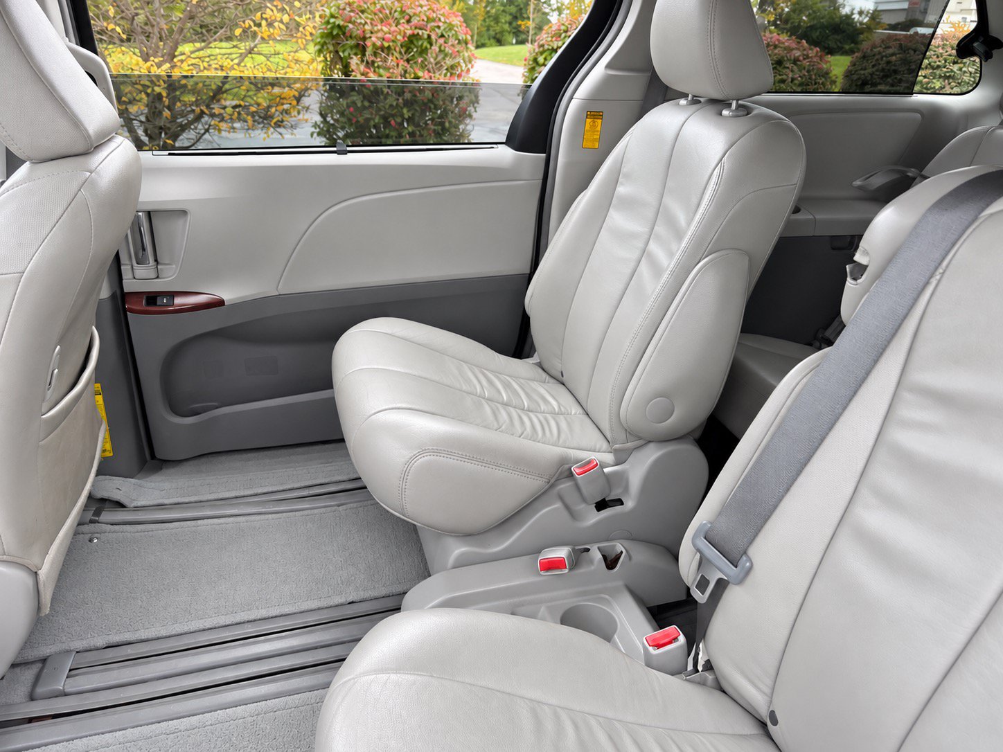 Used 2013 Toyota Sienna XLE FWD image 7