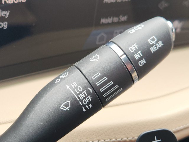 Used 2024 Cadillac XT4 Luxury image 39