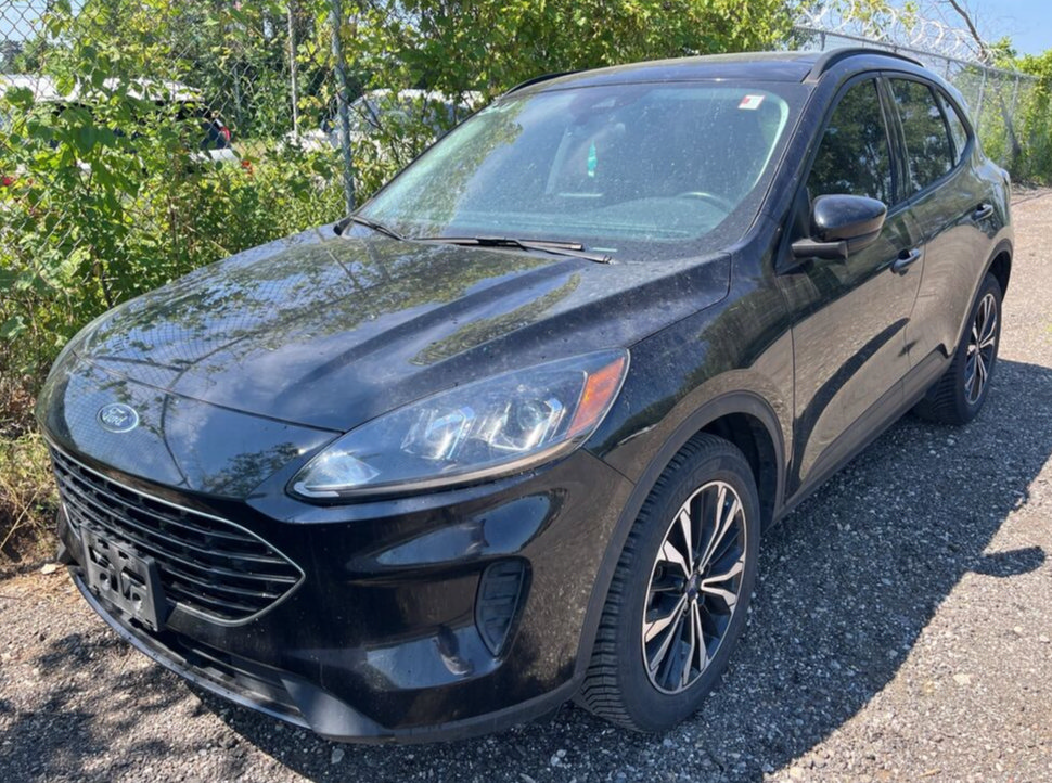 Used 2021 Ford Escape SE w/ SE Sport Appearance Package AWD/4WD image 2