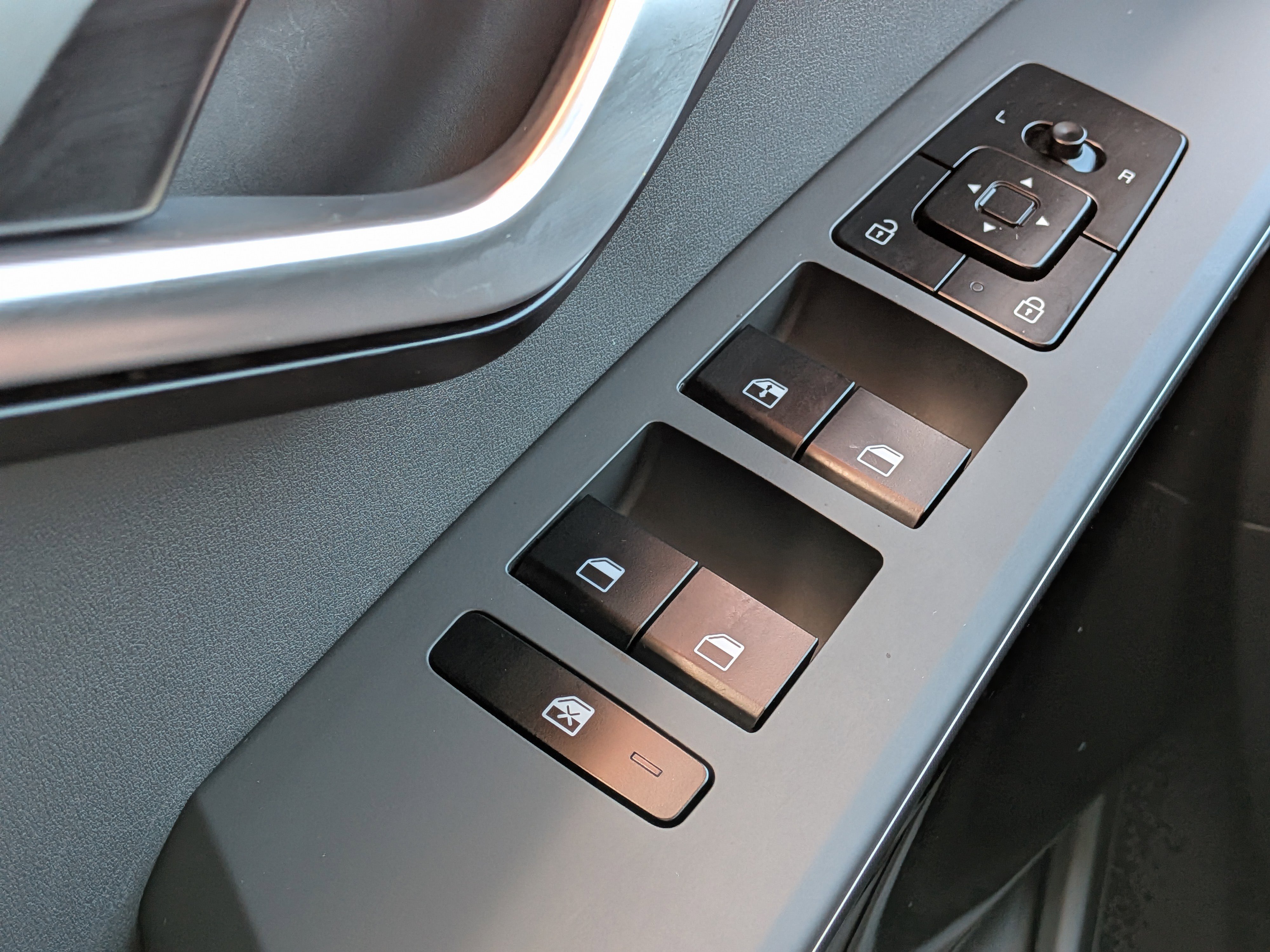 Used 2024 Kia Niro EX image 23