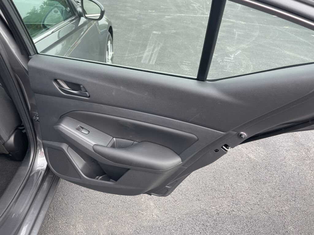 Used 2024 Nissan Altima 2.5 S FWD image 19