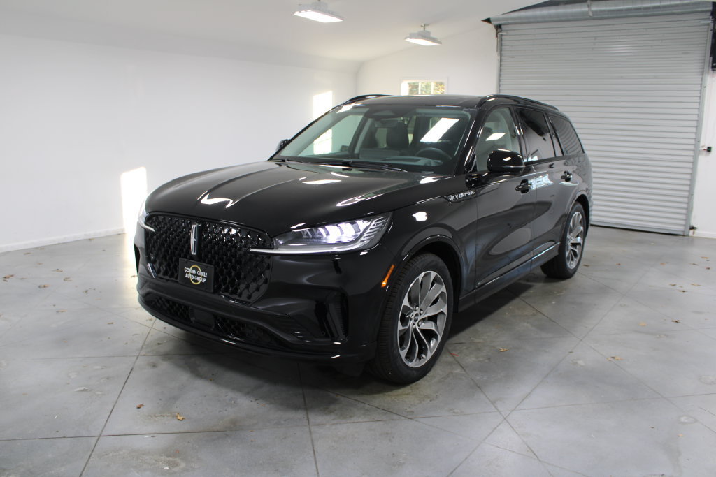 New 2026 Lincoln Aviator 2WD image 3