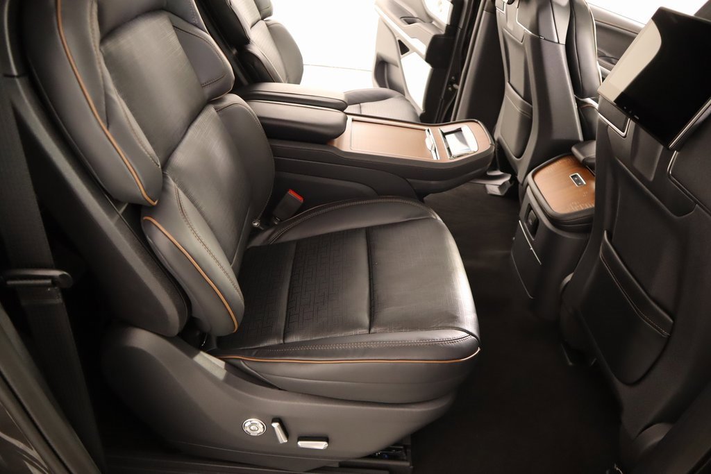 New 2025 Lincoln Navigator L Black Label image 15