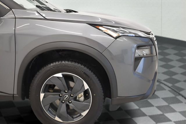 Used 2025 Nissan Rogue SV image 13
