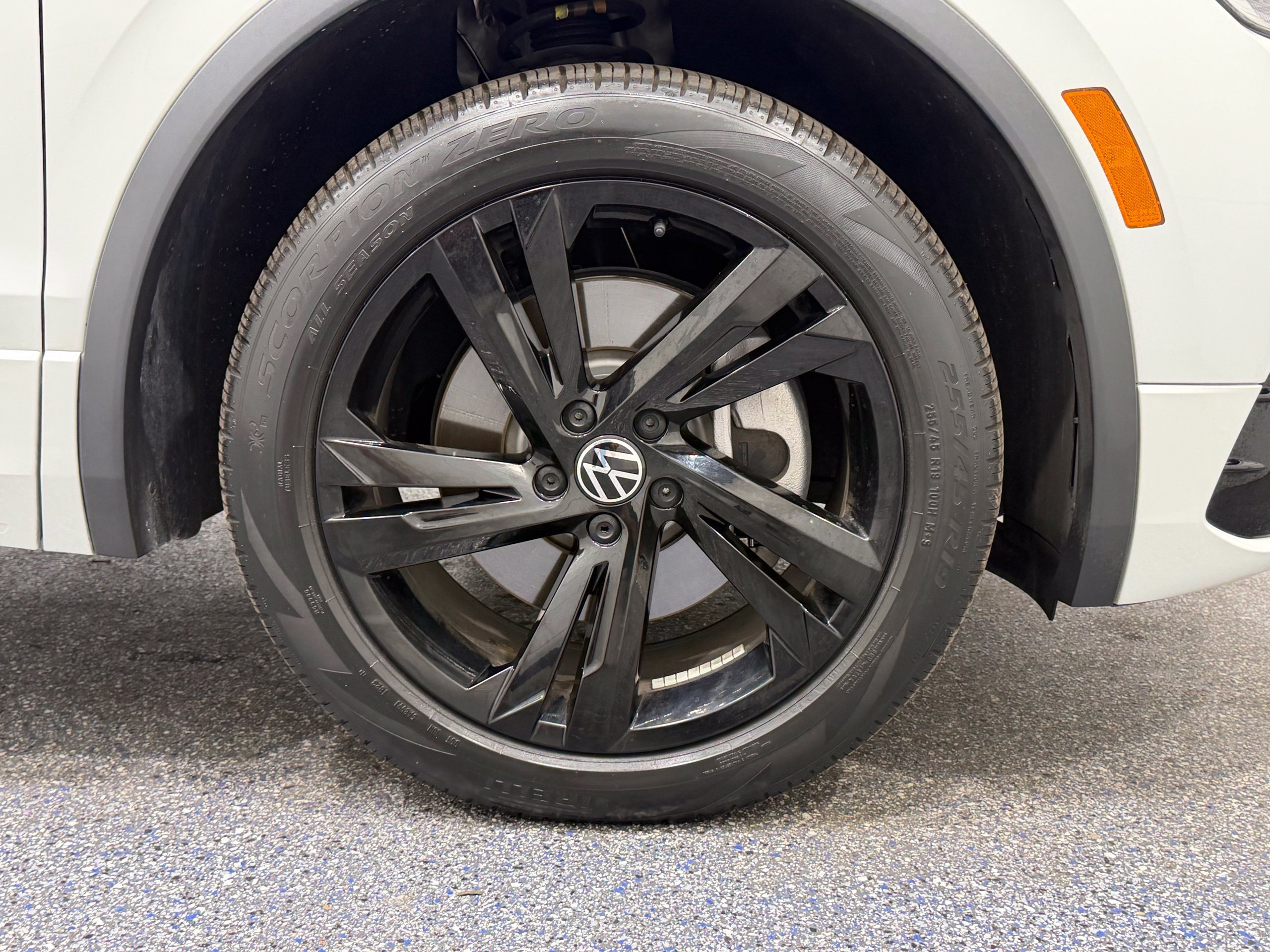 Certified 2023 Volkswagen Tiguan SE R-Line FWD image 14