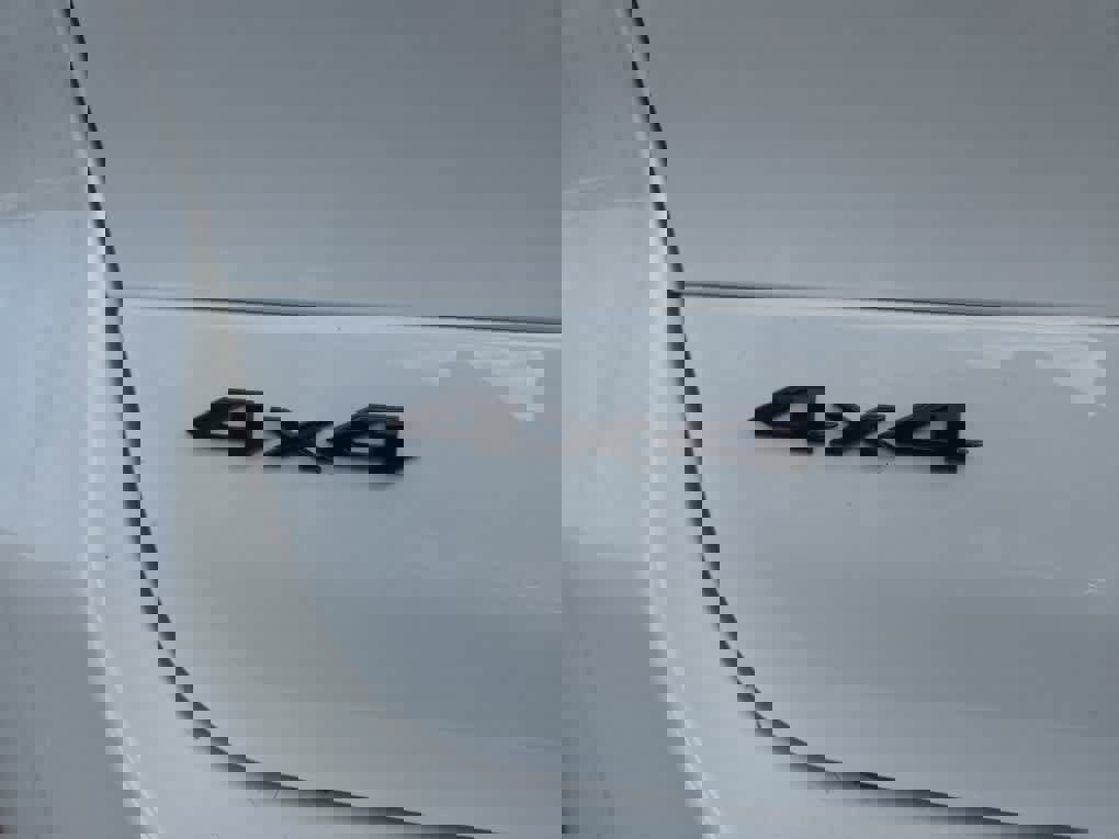 Used 2025 Jeep Grand Cherokee L Altitude AWD/4WD image 8