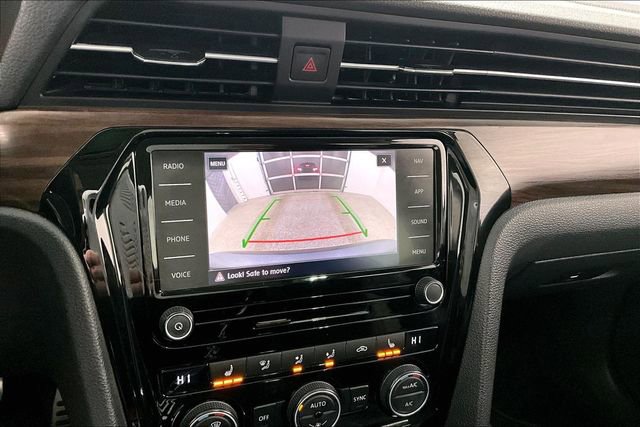 Used 2020 Volkswagen Passat 2.0T SEL image 14