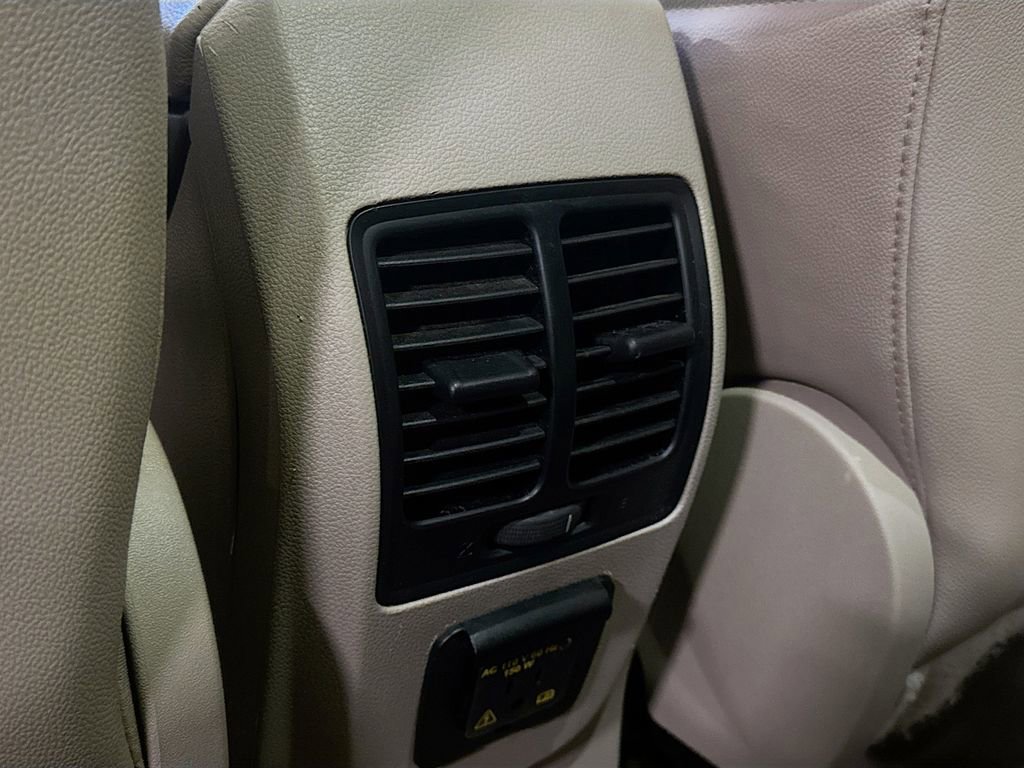 Used 2016 Ford Escape SE w/ SE Leather Comfort Package image 28