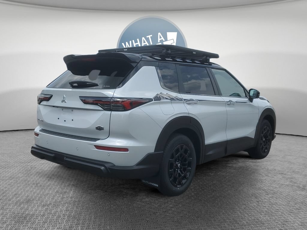 New 2026 Mitsubishi Outlander AWD image 3