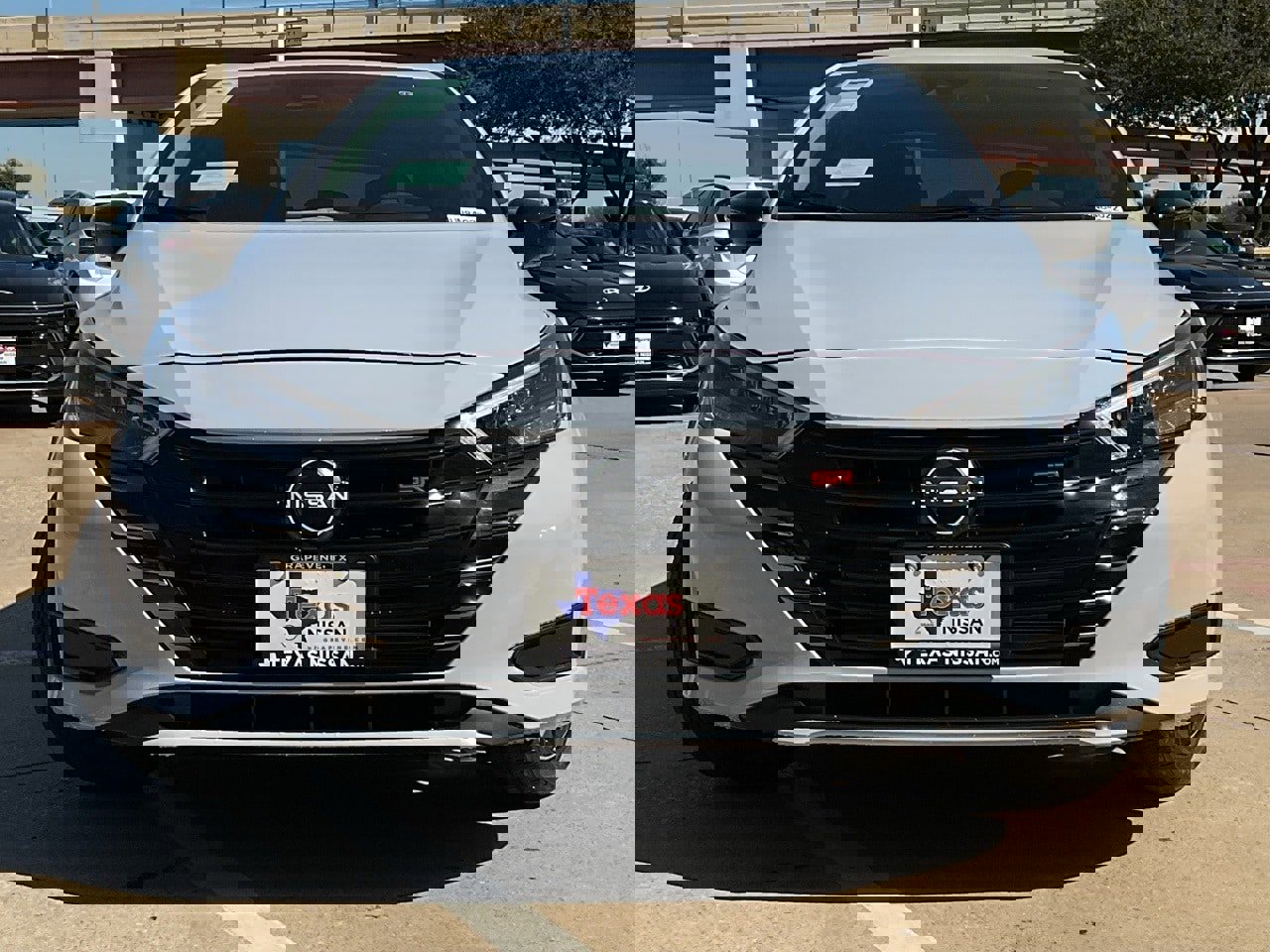 New 2025 Nissan Versa SR w/ Trunk Package image 3