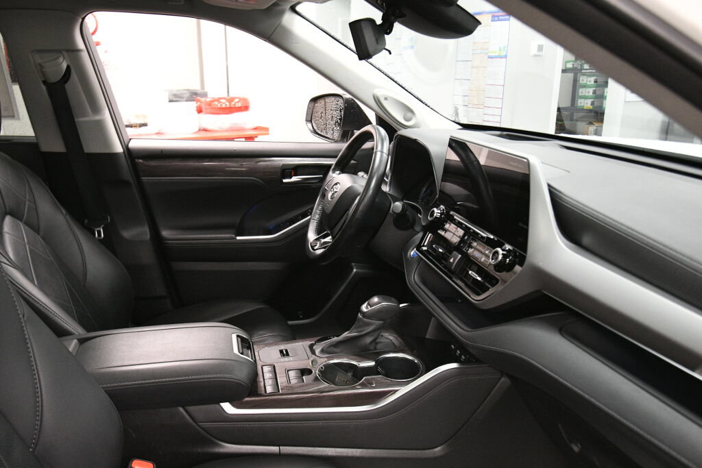 Used 2021 Toyota Highlander Platinum AWD/4WD image 34