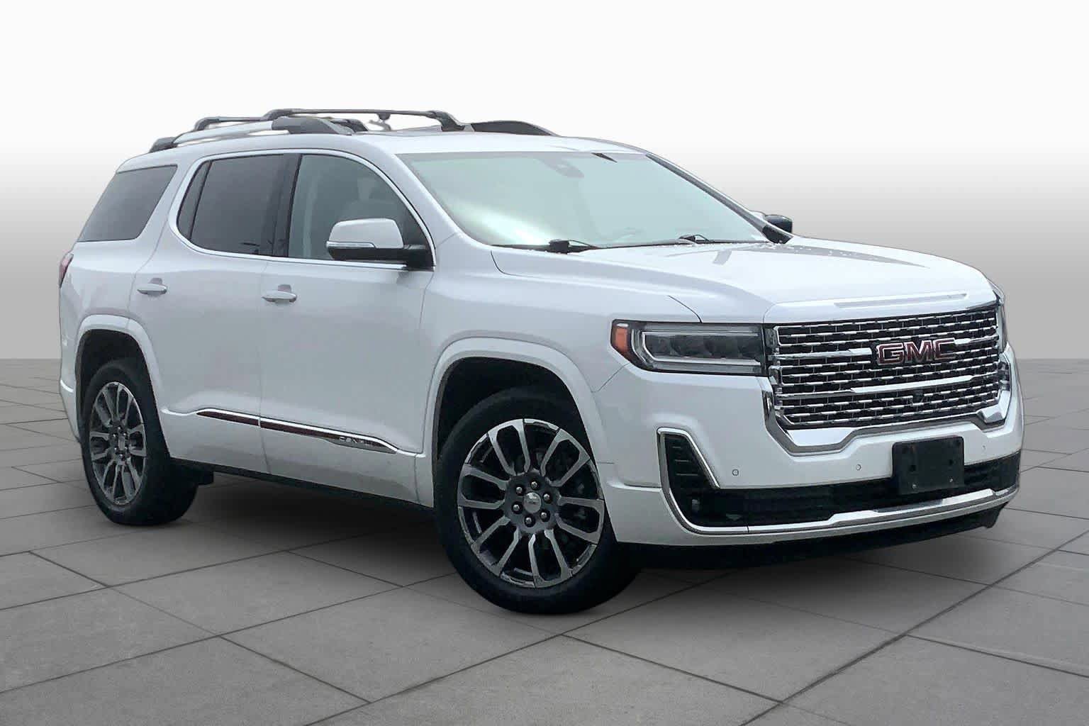 Used 2021 GMC Acadia Denali w/ Denali Ultimate Package AWD/4WD image 3