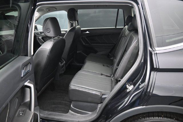 Used 2024 Volkswagen Tiguan SE AWD/4WD image 28