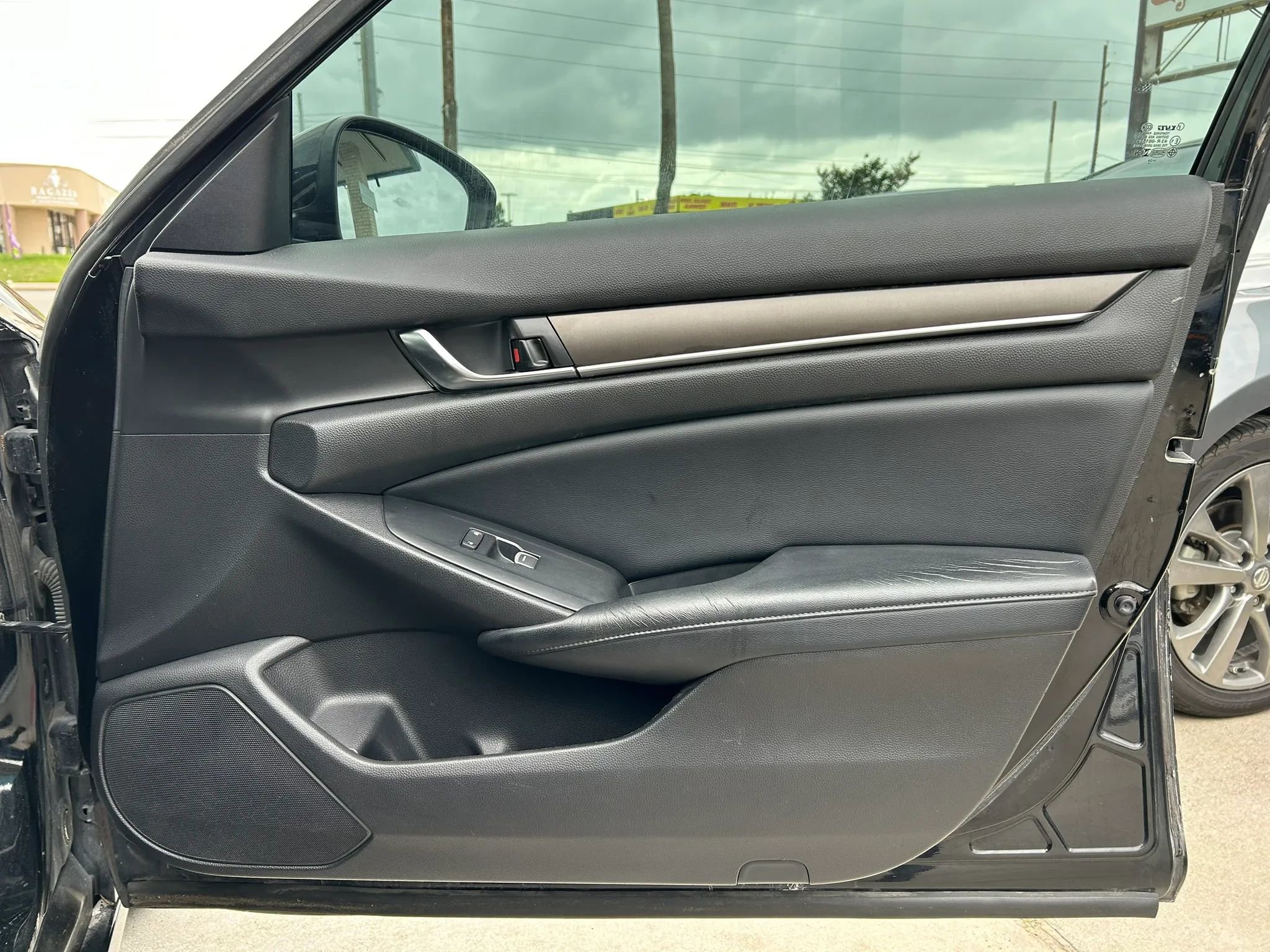 Used 2018 Honda Accord LX image 14