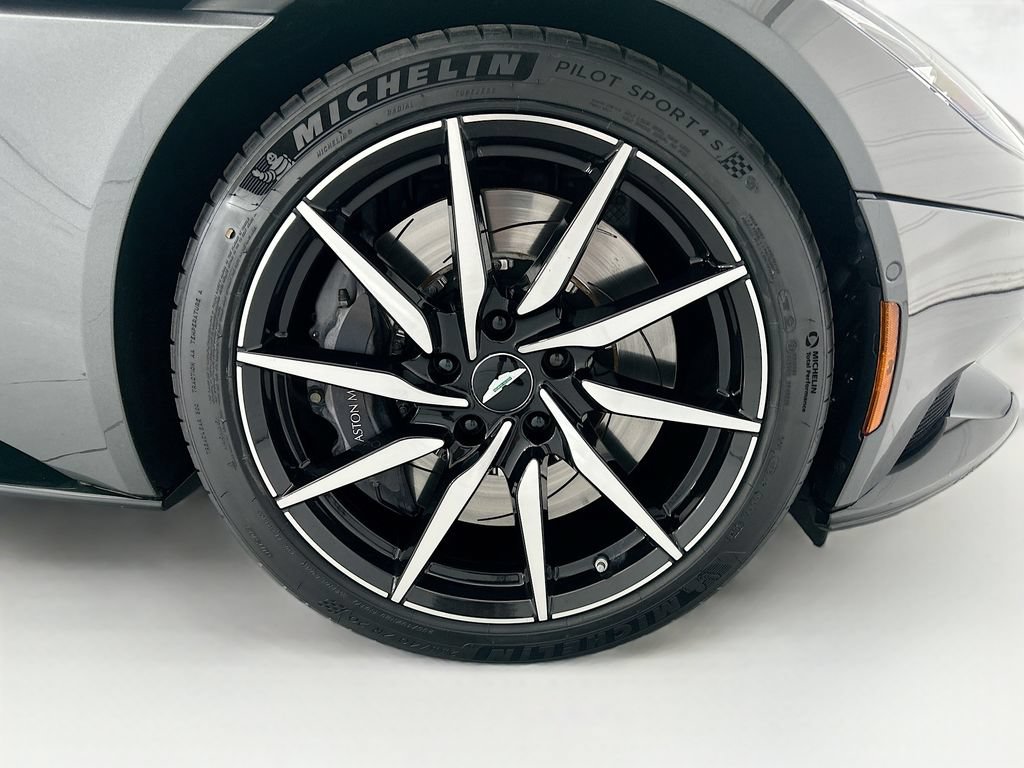Used 2018 Aston Martin DB11 V12 RWD image 29