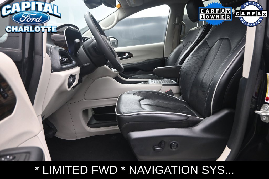 Used 2024 Chrysler Pacifica Limited FWD image 9
