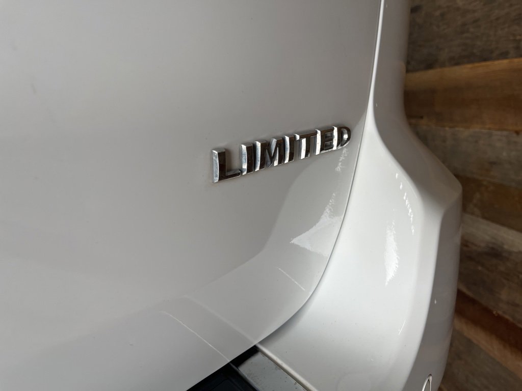 Used 2022 Jeep Grand Cherokee Limited w/ Trailer Tow Group IV image 5