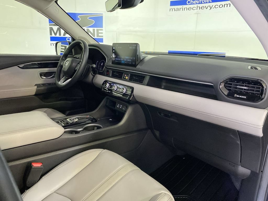 Used 2025 Honda Pilot Touring image 36
