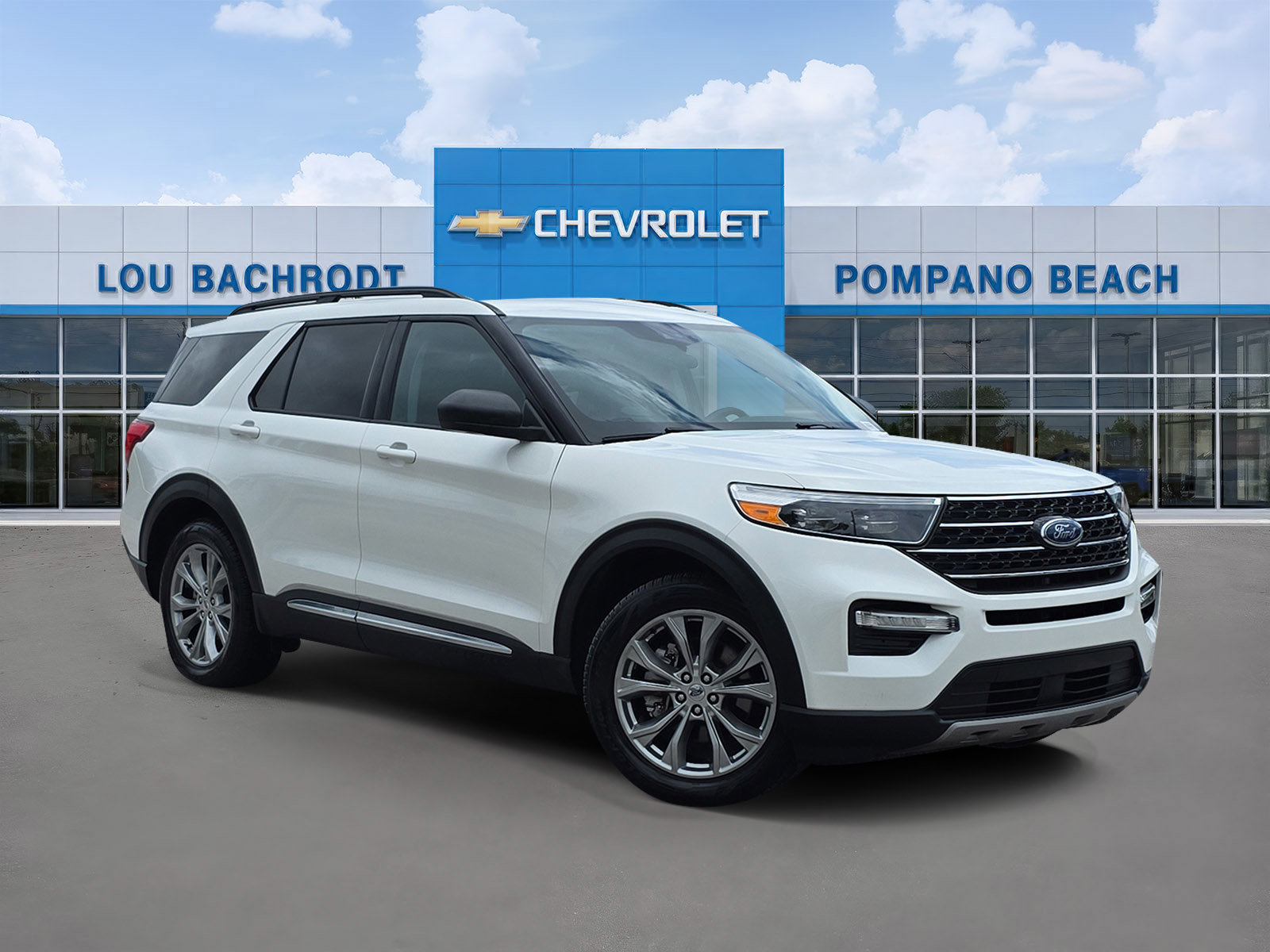 Used 2023 Ford Explorer XLT w/ Equipment Group 202A RWD image 1