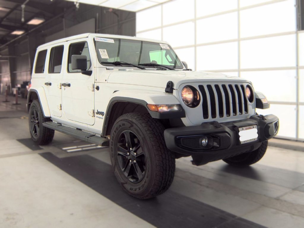 Used 2022 Jeep Wrangler Unlimited Sahara AWD/4WD image 3