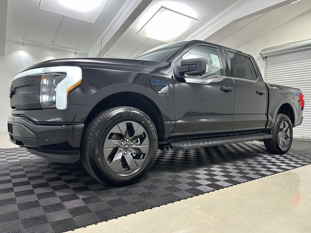 New 2025 Ford F150 Lightning Flash image 3