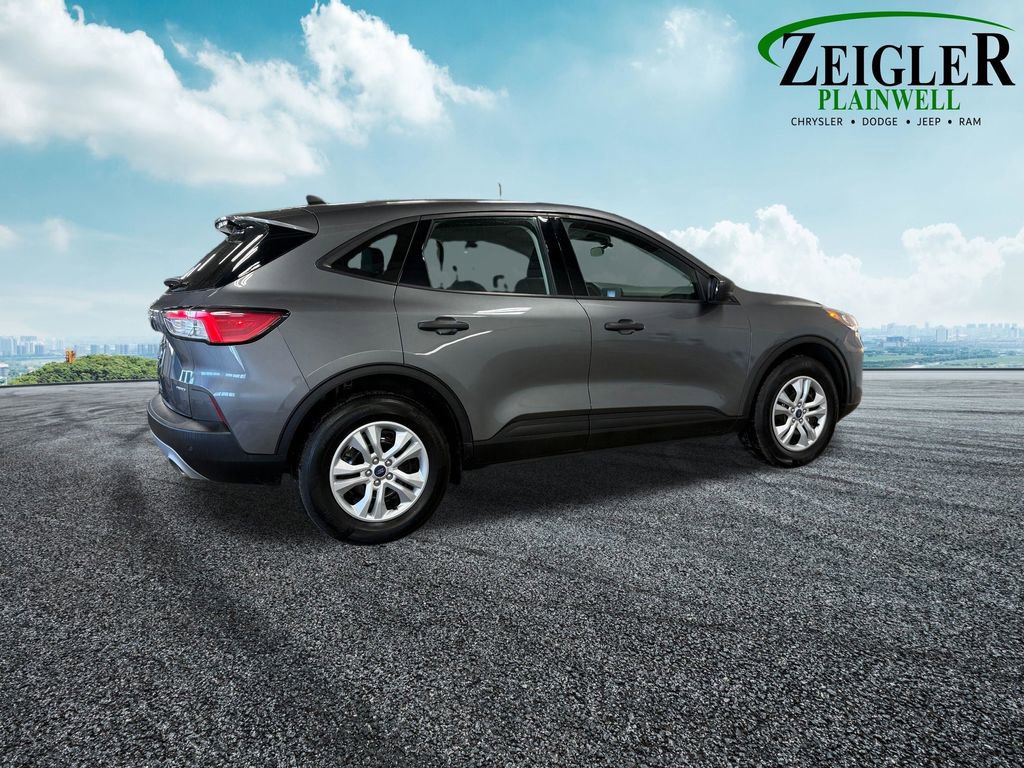 Used 2022 Ford Escape S image 10