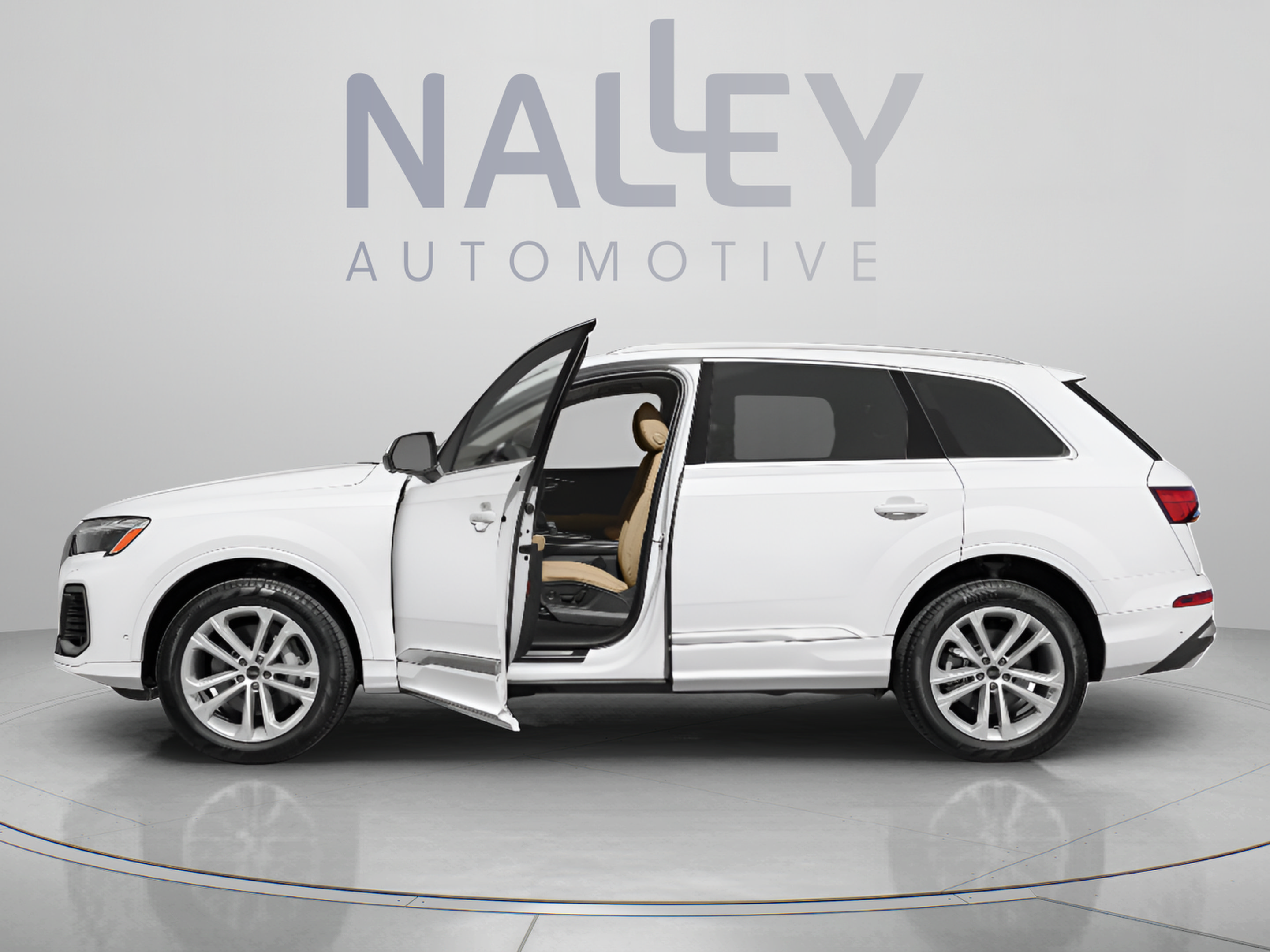 Used 2025 Audi Q7 2.0T Premium Plus w/ Premium Plus Package AWD/4WD image 3