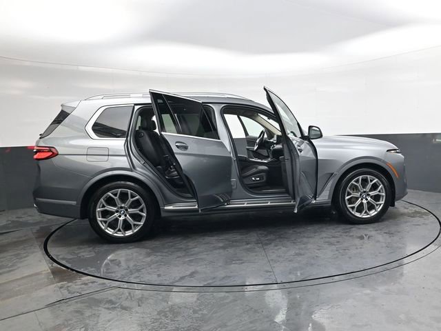 Used 2024 BMW X7 xDrive40i image 42