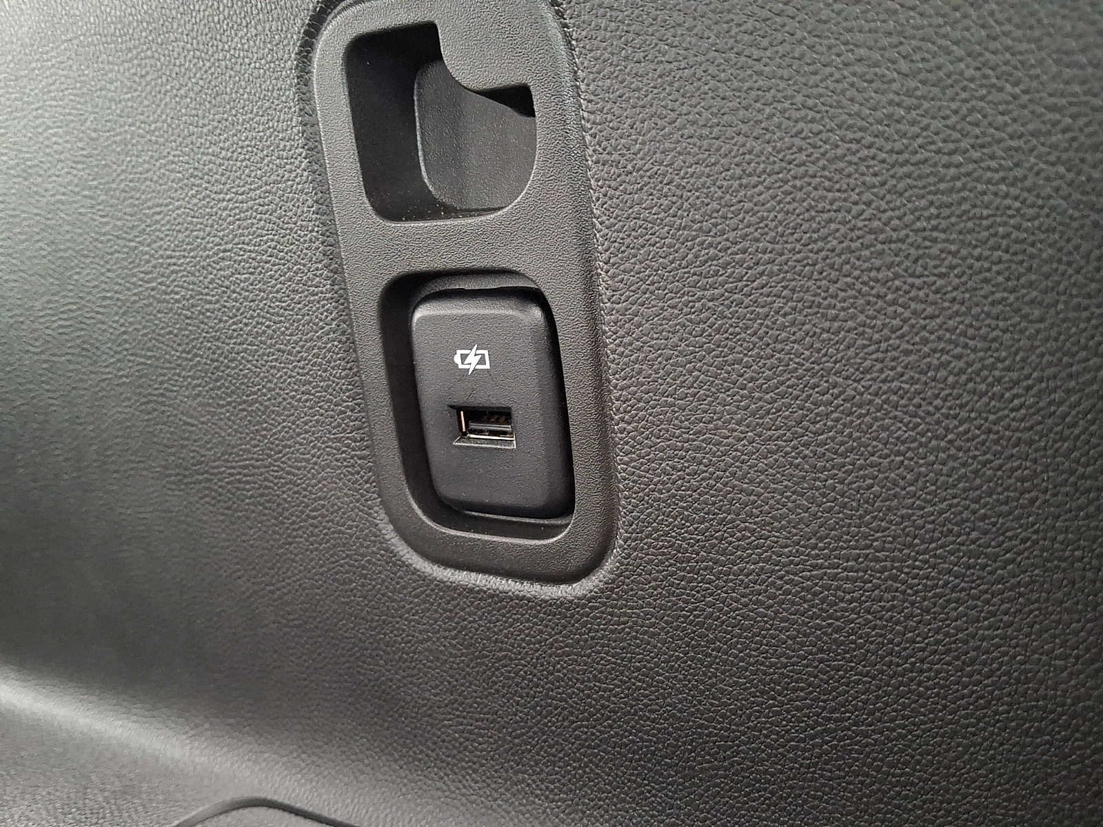 Used 2024 Chevrolet Traverse RS AWD/4WD image 11