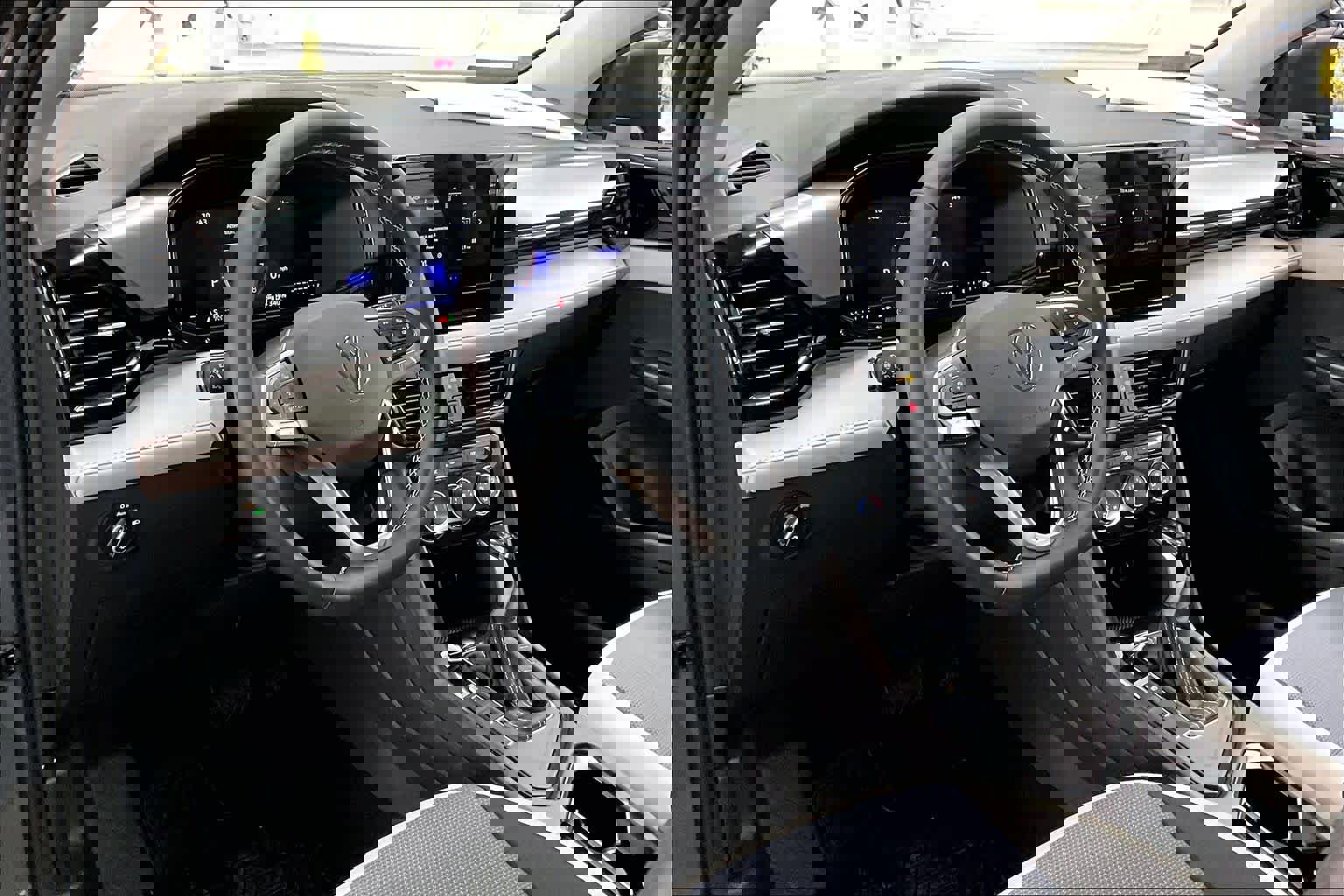 New 2026 Volkswagen Taos S image 8