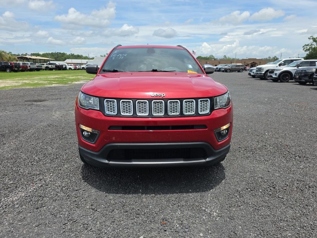 Used 2021 Jeep Compass Latitude w/ Sun and Sound Group AWD/4WD image 7