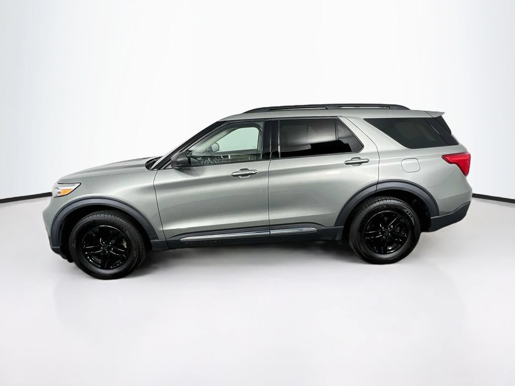 Used 2020 Ford Explorer XLT w/ Cold Weather Package AWD/4WD image 4