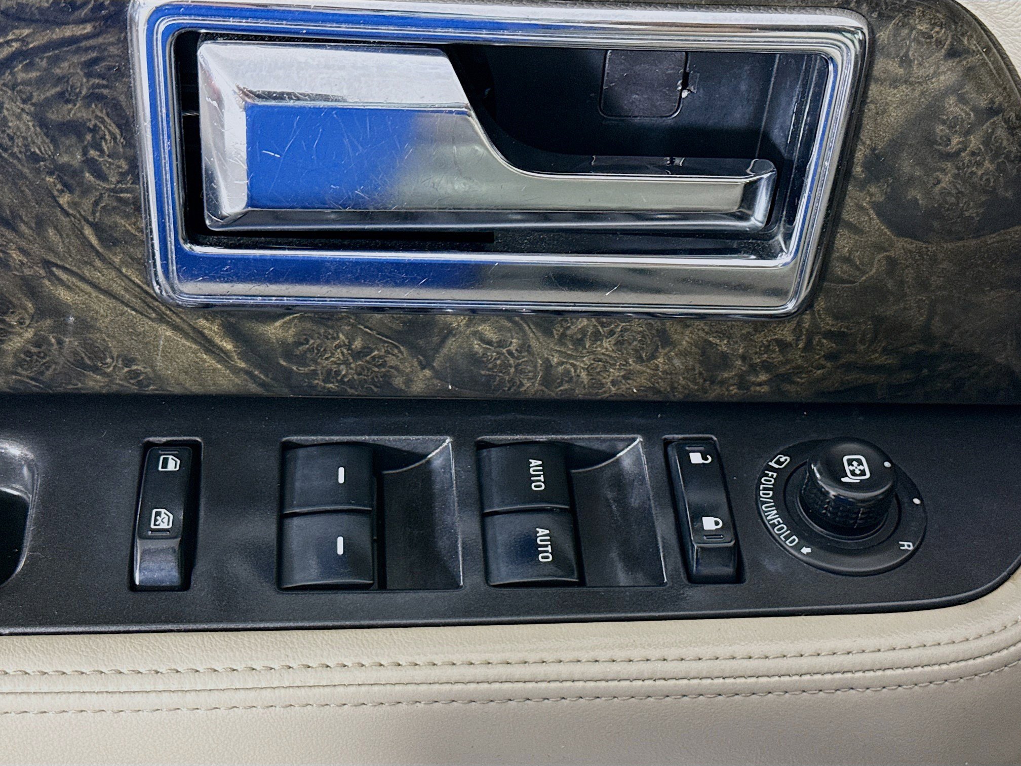 Used 2015 Lincoln Navigator 2WD image 24