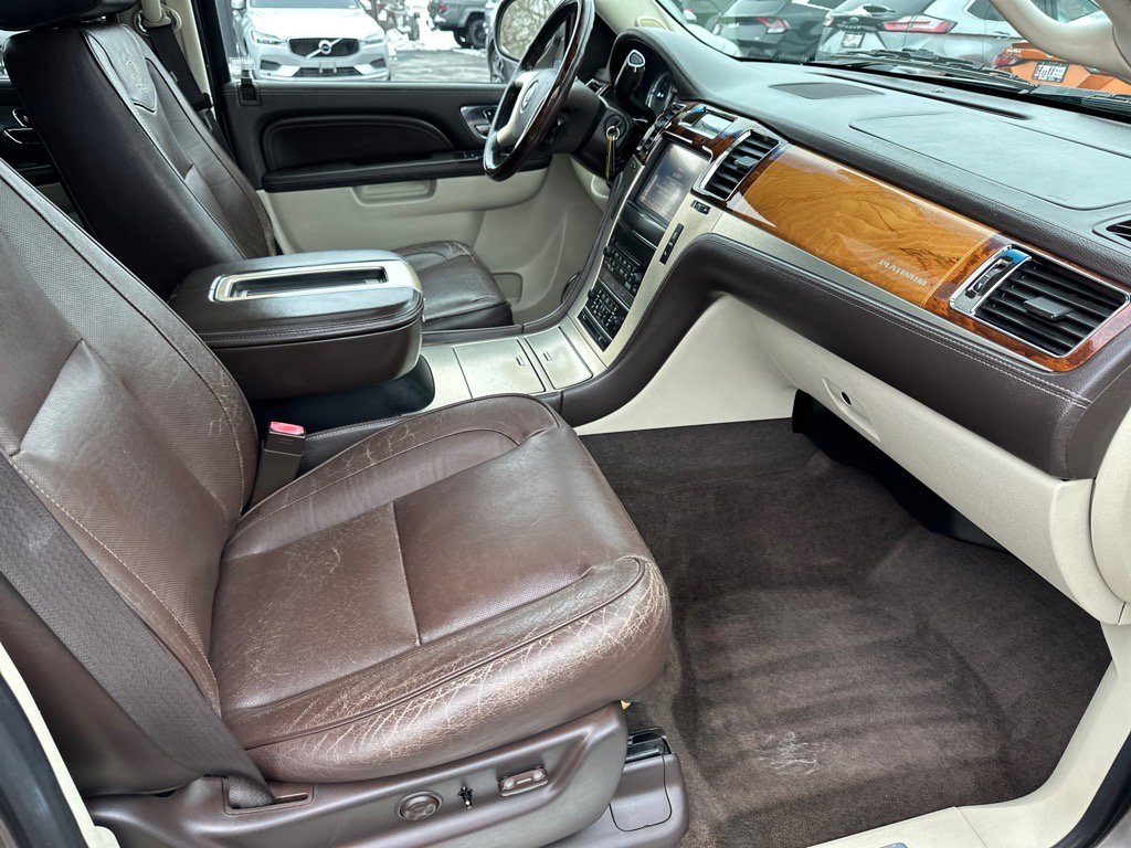 Used 2014 Cadillac Escalade Platinum image 19