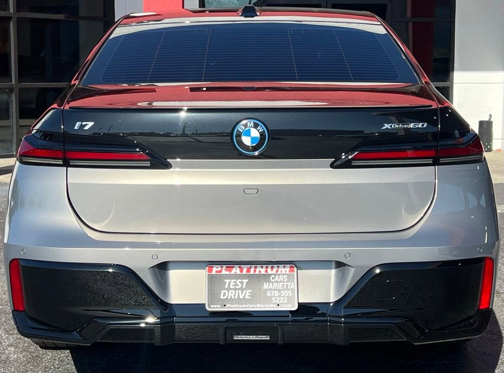 Used 2023 BMW i7 xDrive60 AWD/4WD image 9