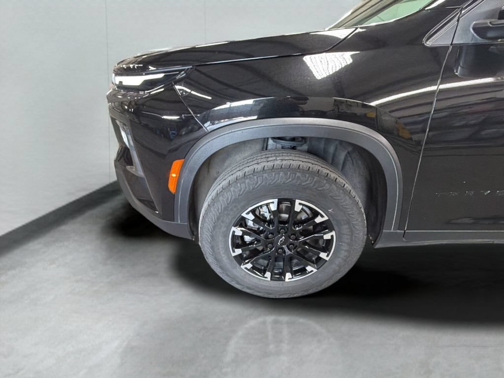 Used 2025 Chevrolet Traverse Z71 AWD/4WD image 48
