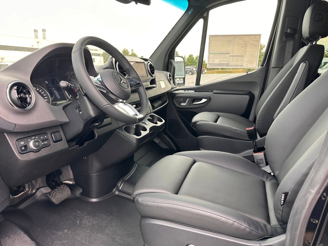 New 2025 Mercedes-Benz Sprinter 2500 image 9