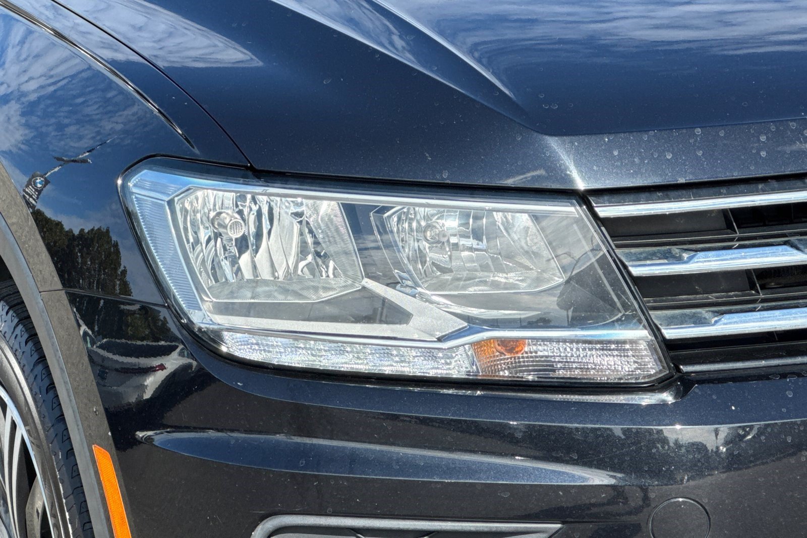 Used 2018 Volkswagen Tiguan SEL AWD/4WD image 12