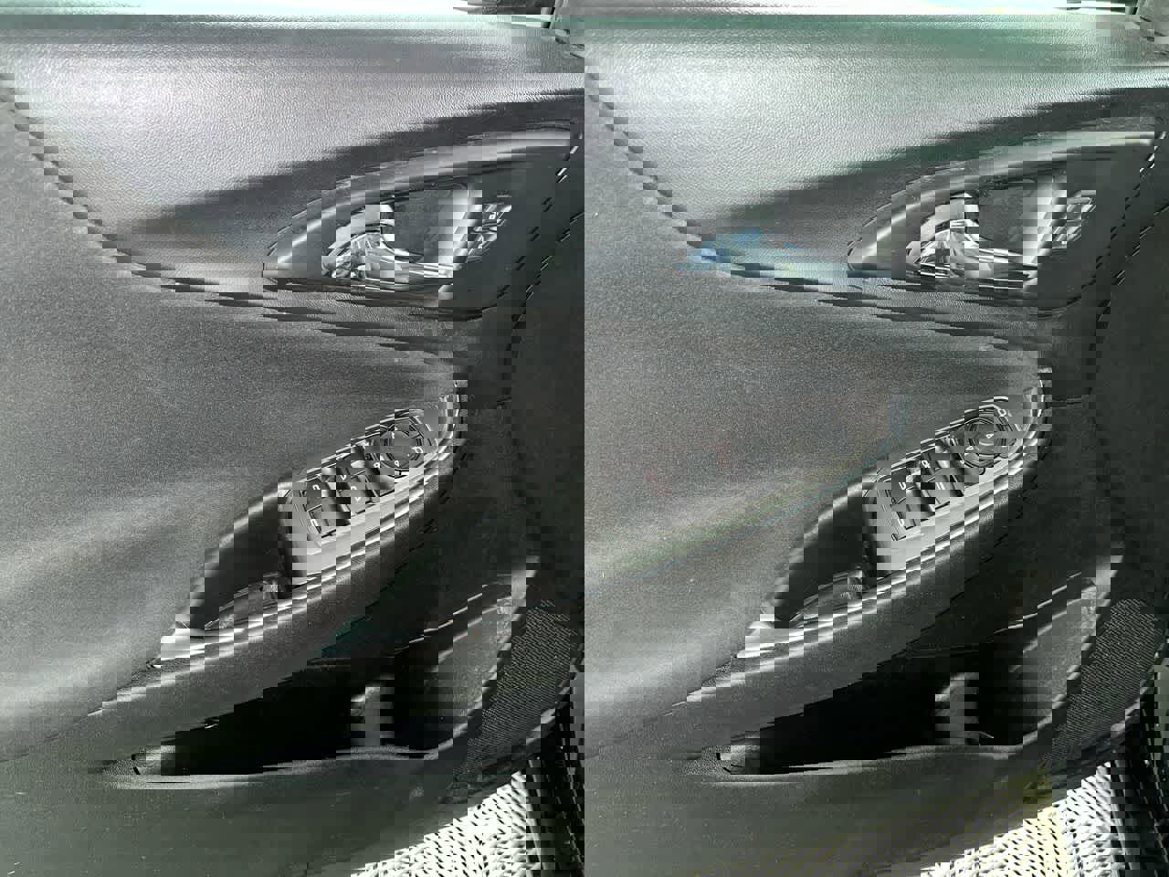 Used 2021 Chevrolet Malibu LT image 13