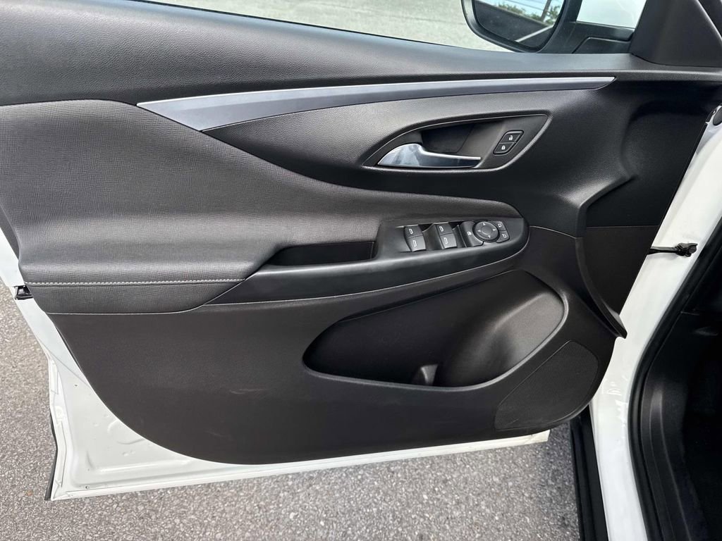 Certified 2025 Buick Envista Sport Touring FWD image 18