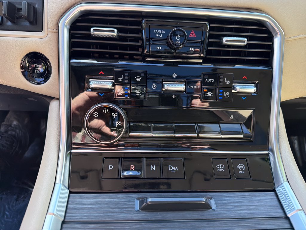 Used 2025 Nissan Armada Platinum Reserve RWD image 29