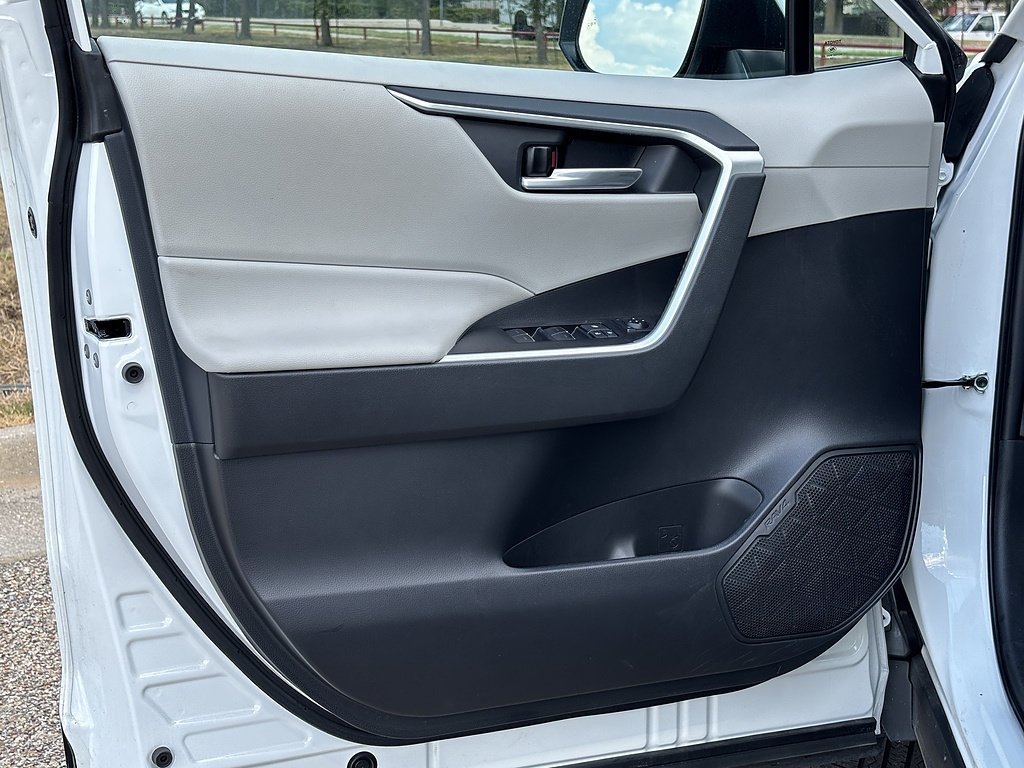 Certified 2025 Toyota RAV4 XLE Premium FWD image 28